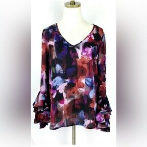 Cupio Floral Flared sleeve blouse size small